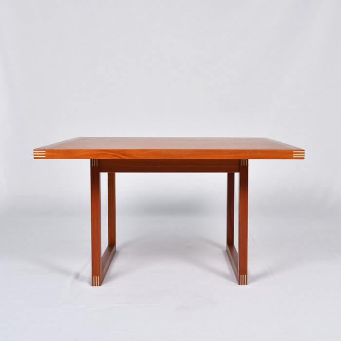 two design lovers themidcenturystore table