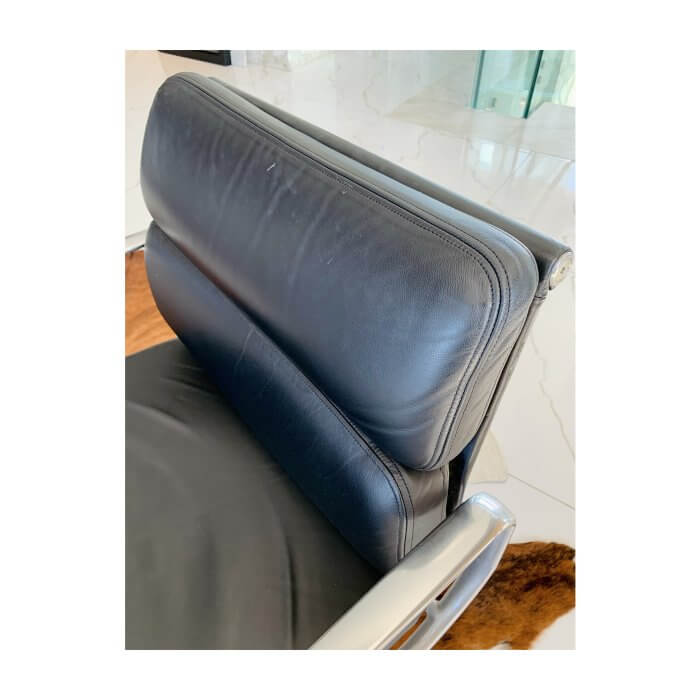 Eames soft pad management chair