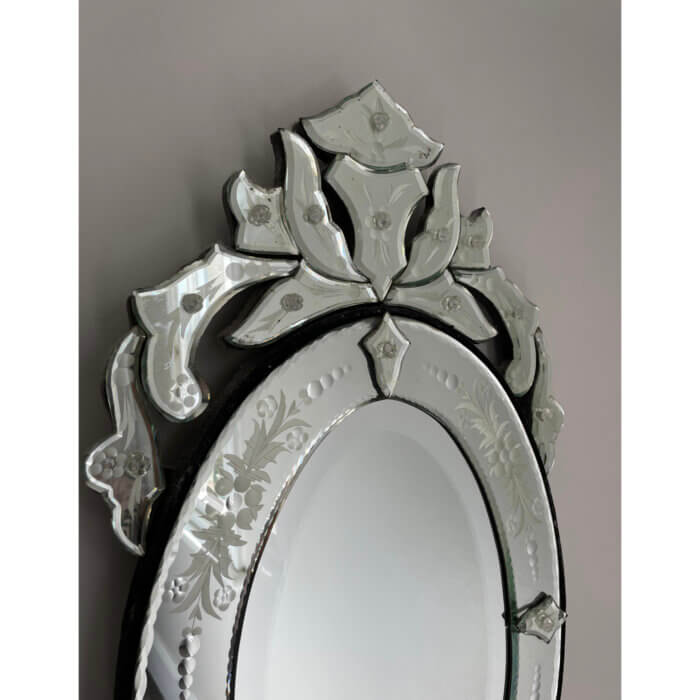 Venetian mirror, oval with floral pattern