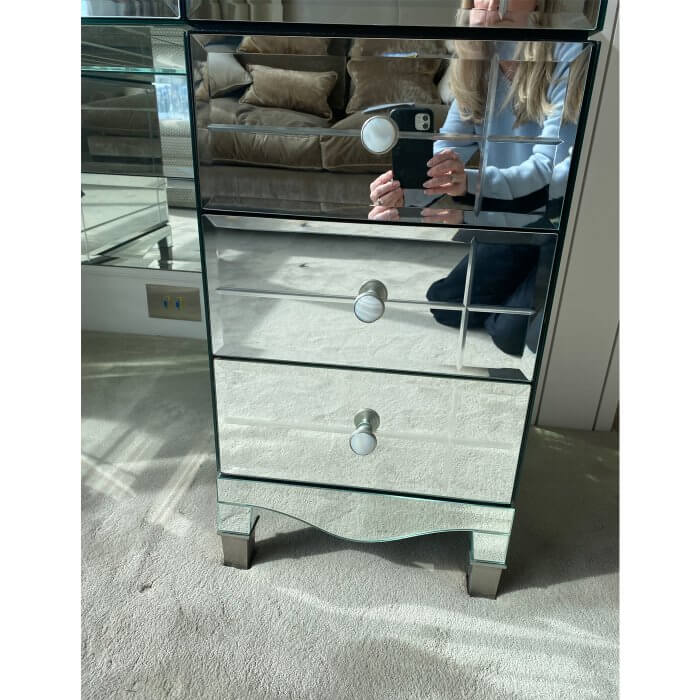 Two-Design-Lovers-Custom-Mirrored-Make-Up-Table