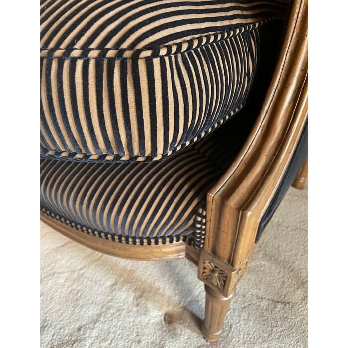 Louis XV chair with velvet upholstery