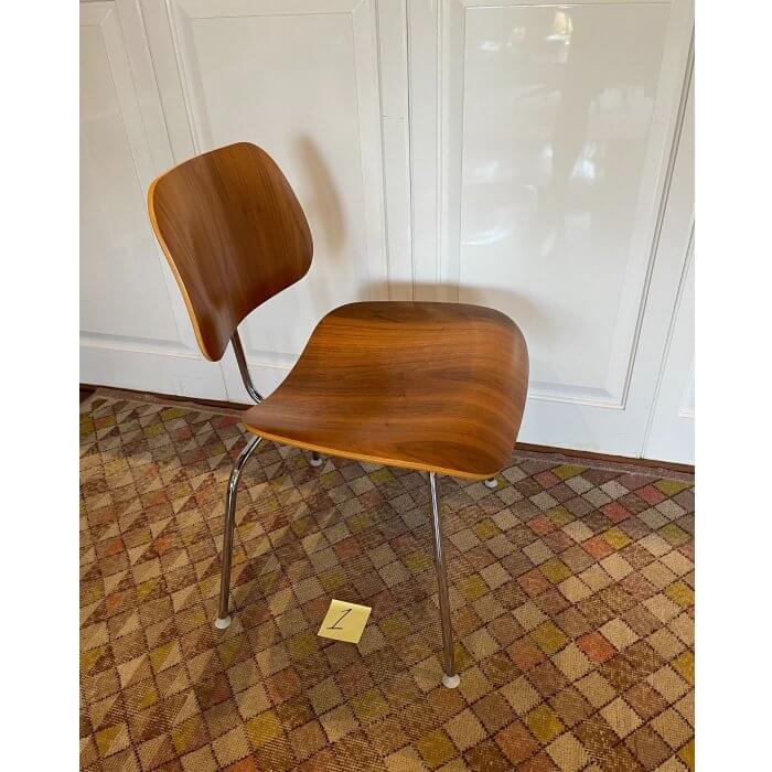 Two-Design-Lovers-DCM-Eames-Moulded-Plywood-Chair