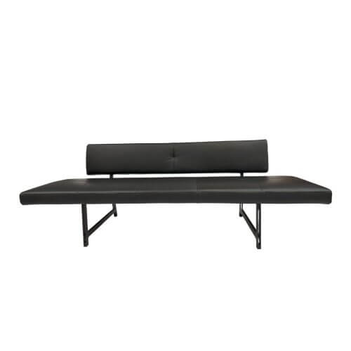 Two-Design-Lovers-Walter-Knoll-Foster-Bench