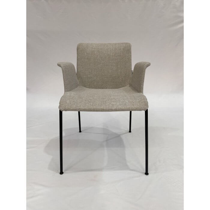 Two-Design-Lovers-Walter-Knoll-Liz-chair